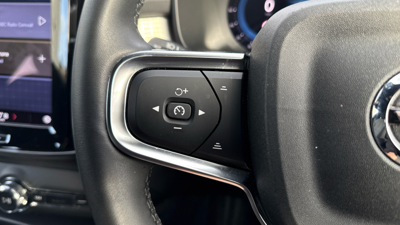 Volvo XC40 2.0 B3P Core 5dr Auto Petrol Estate